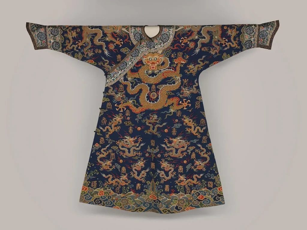 Imperial dragons symbolize dragon kings and river spirits in early China